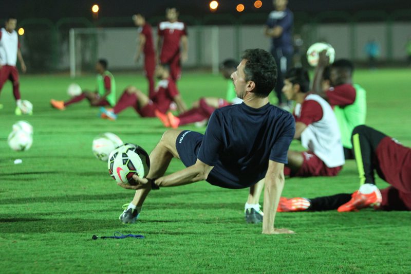 الفريق الأول لكرة القدم يواصل التدريبات استعداداً لملاقاة الشباب ( تقرير مصور )
