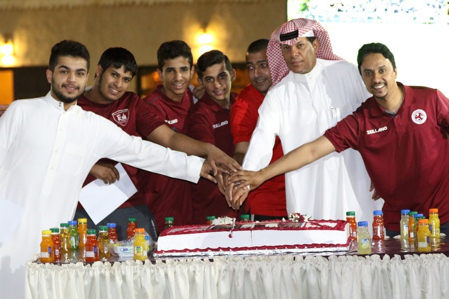 إدارة النادي تكرم فريق شباب الفيصلي لتنس الطاولة ( تقرير مصور )