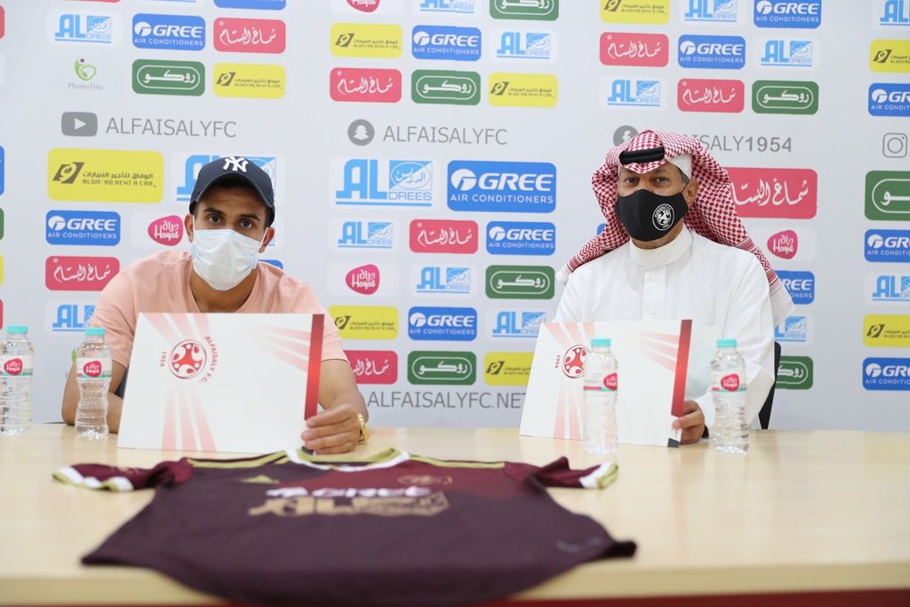 إدارة النادي توقع مع اللاعب حسن الجبيري قادماً من نادي جدة