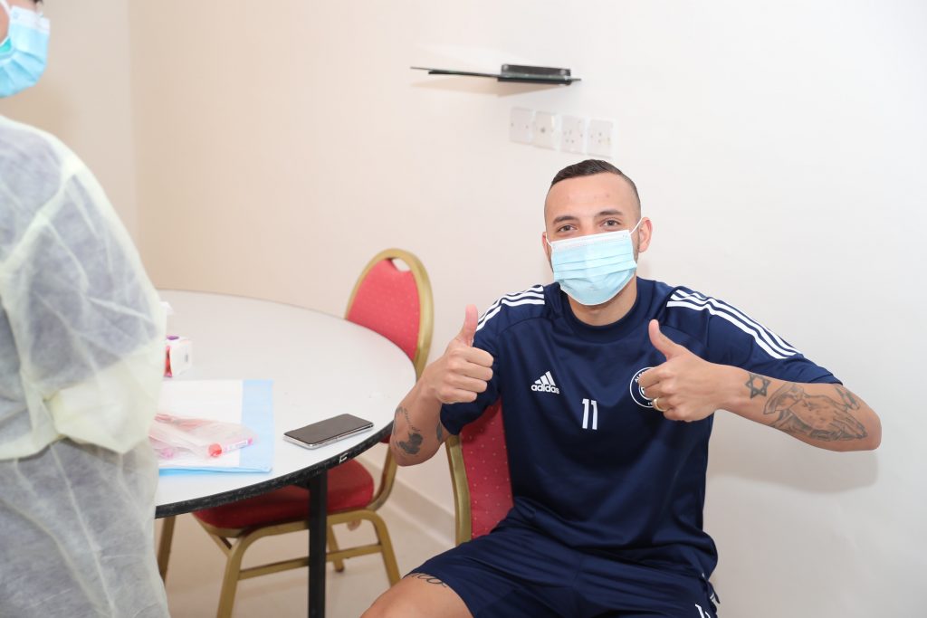 إدارة الفريق الاول لكرة القدم تجري المسحة الطبية الخاصة بفيروس كورونا المستجد