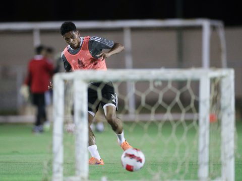 الفريق الاول يواصل تحضيراته لمواجهة الاهلي