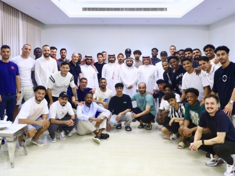 إدارة النادي تُقيم مأدبة عشاء للجهاز الفني والإداري ولاعبي الفريق الأول لكرة القدم